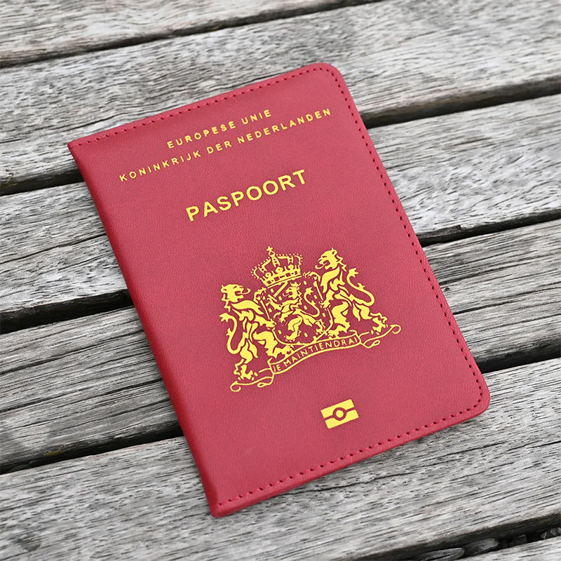 Etui na paszport Holandia, okł – Travel Accessories Essentials recenzja i cena