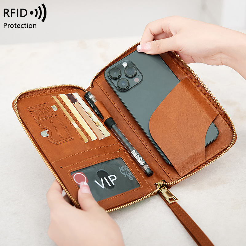 Nowa skórzana okładka na paszp – Travel Accessories Essentials recenzja i cena